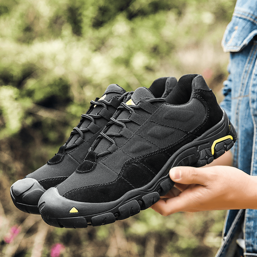 Kelvin Wide - Track Trainers - Black - 6