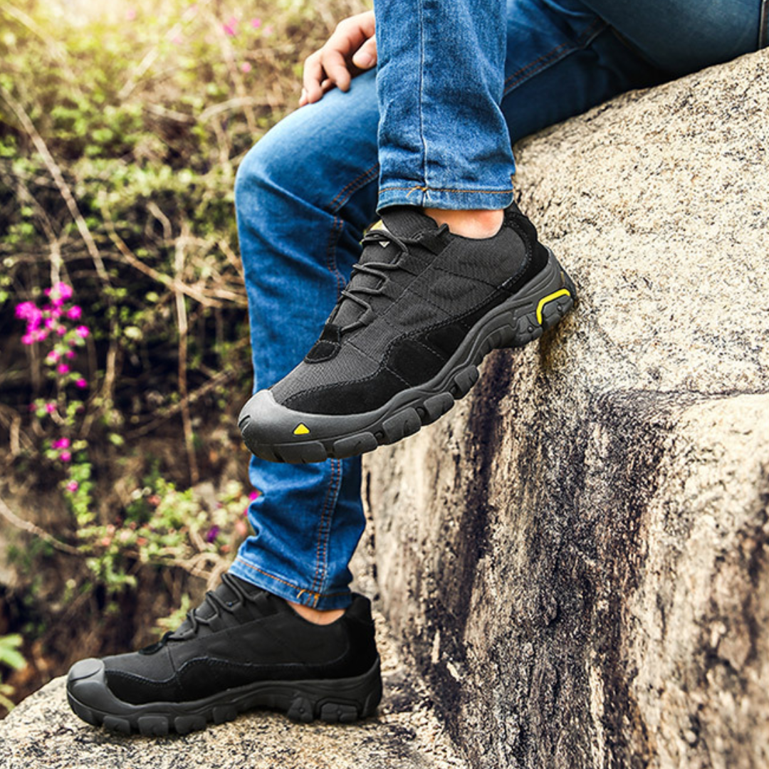 Kelvin Wide - Track Trainers - Black - 6