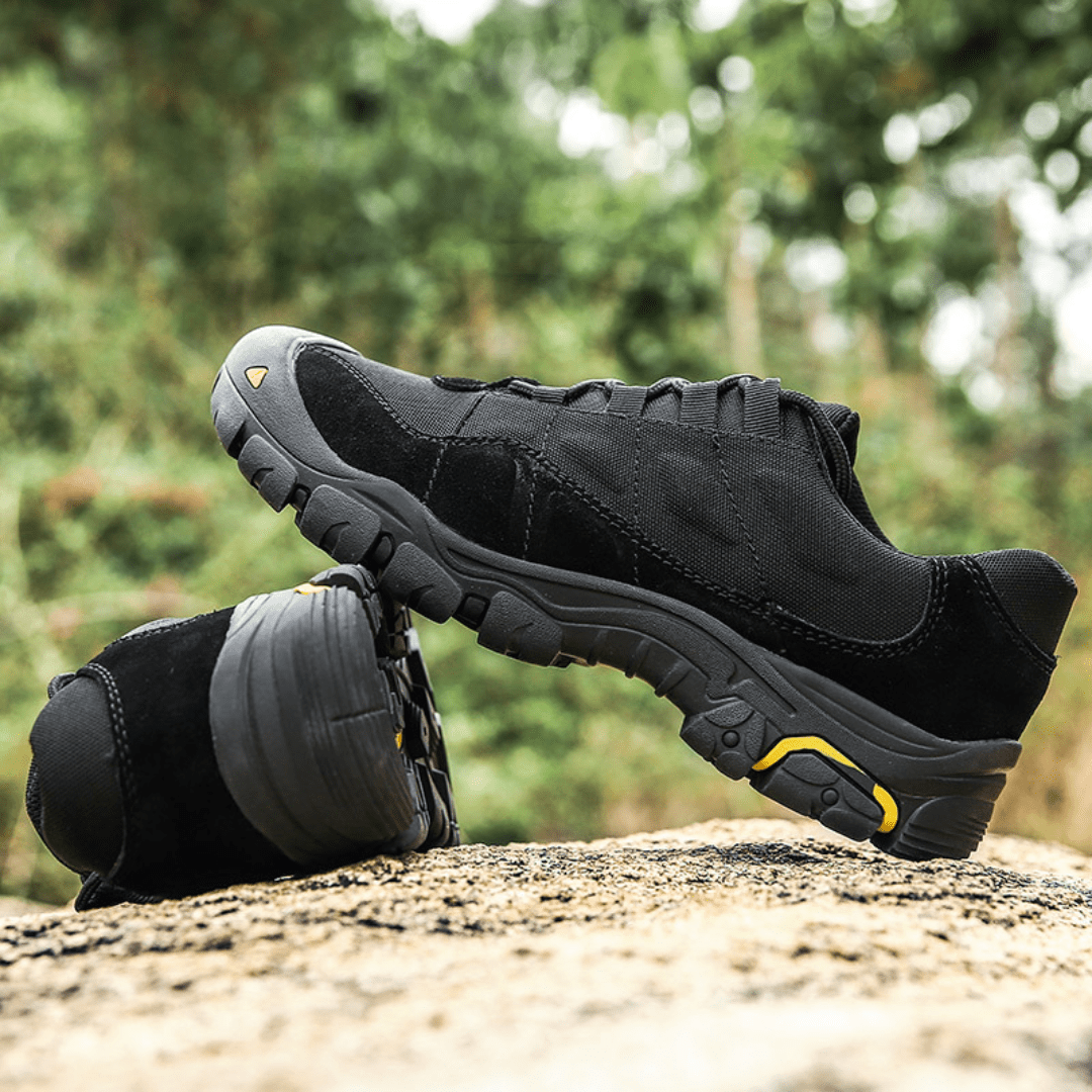 Kelvin Wide - Track Trainers - Black - 6