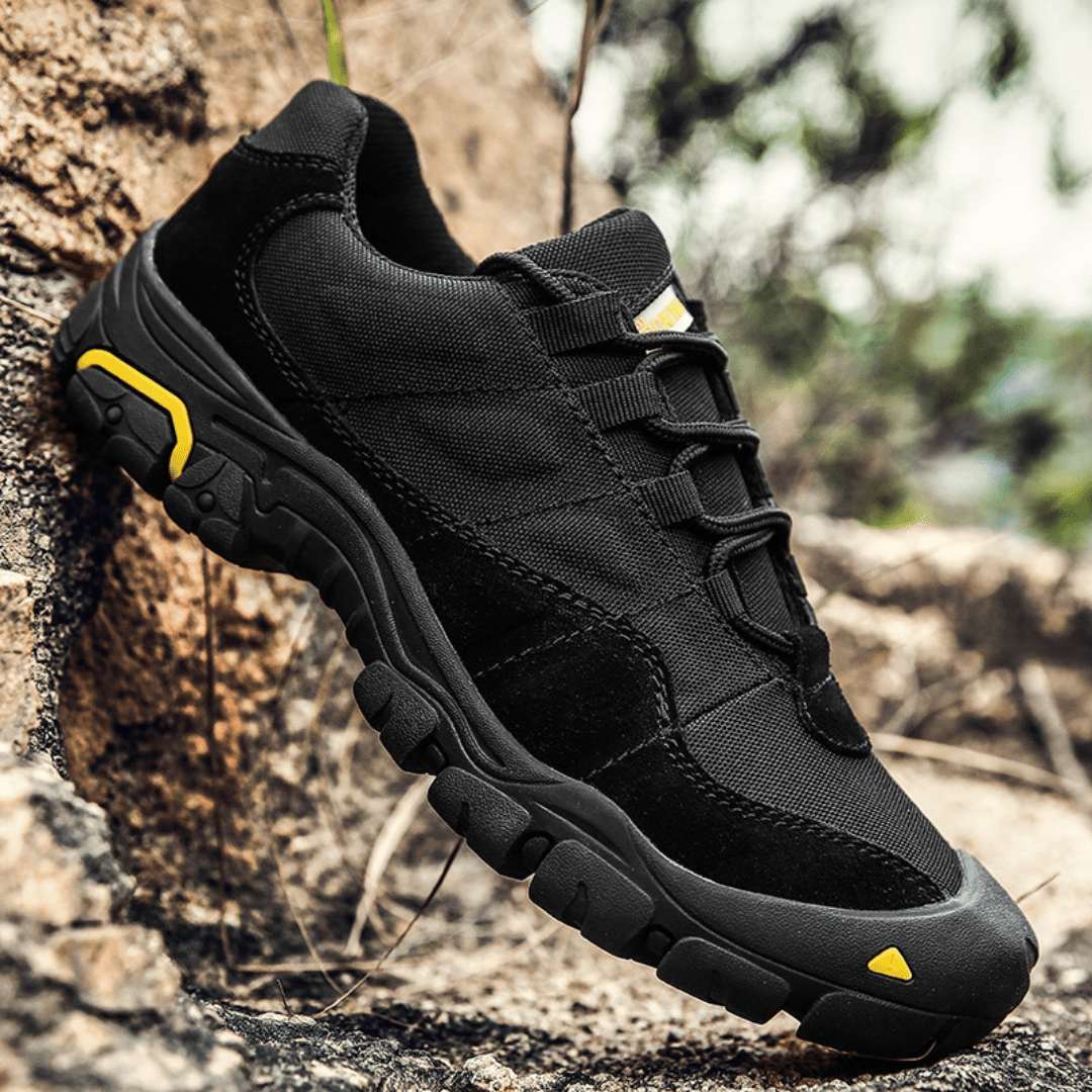 Kelvin Wide - Track Trainers - Black - 6