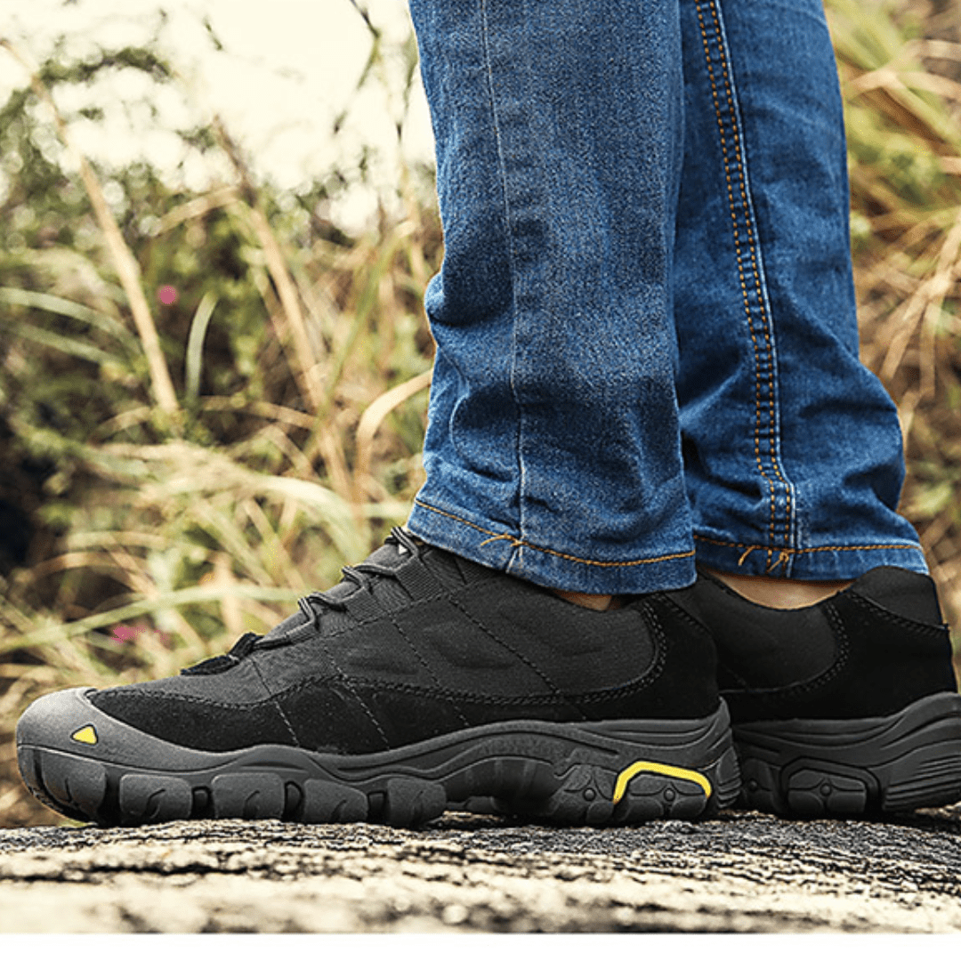 Kelvin Wide - Track Trainers - Black - 6