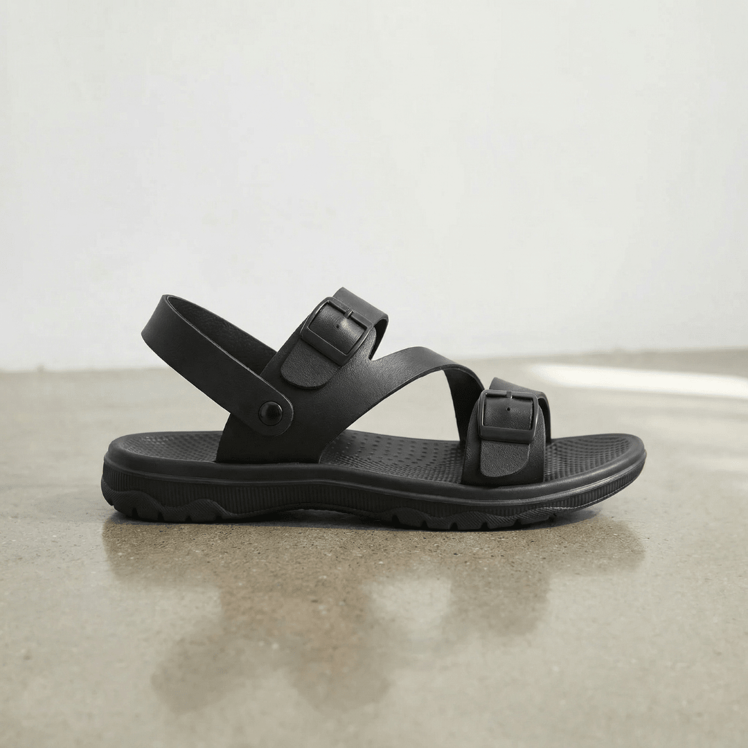 The Corso Buckle Sandal - Black - 5.5