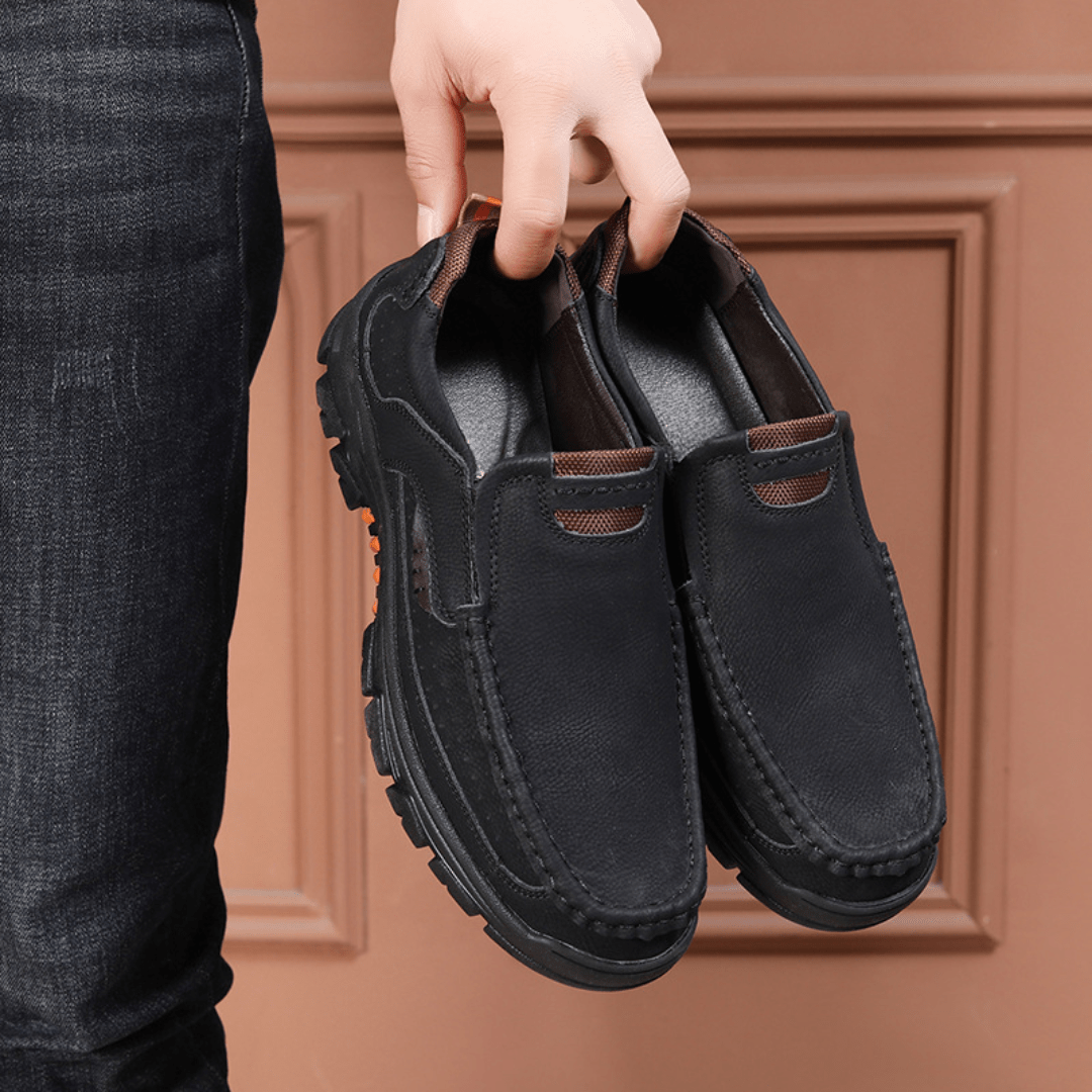 The Roamer Leather Slip - On - Black - 5.5
