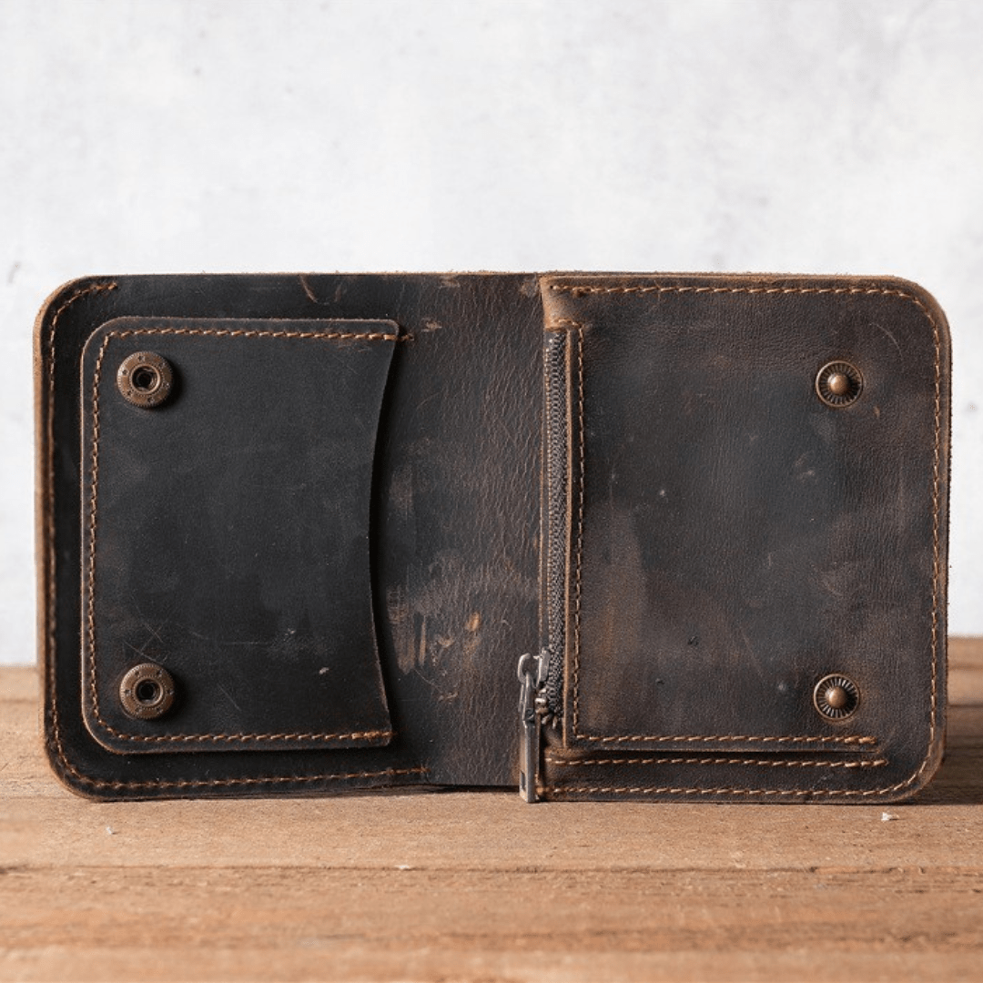 The Stonehide Raw Leather Snap - Greyson Vale