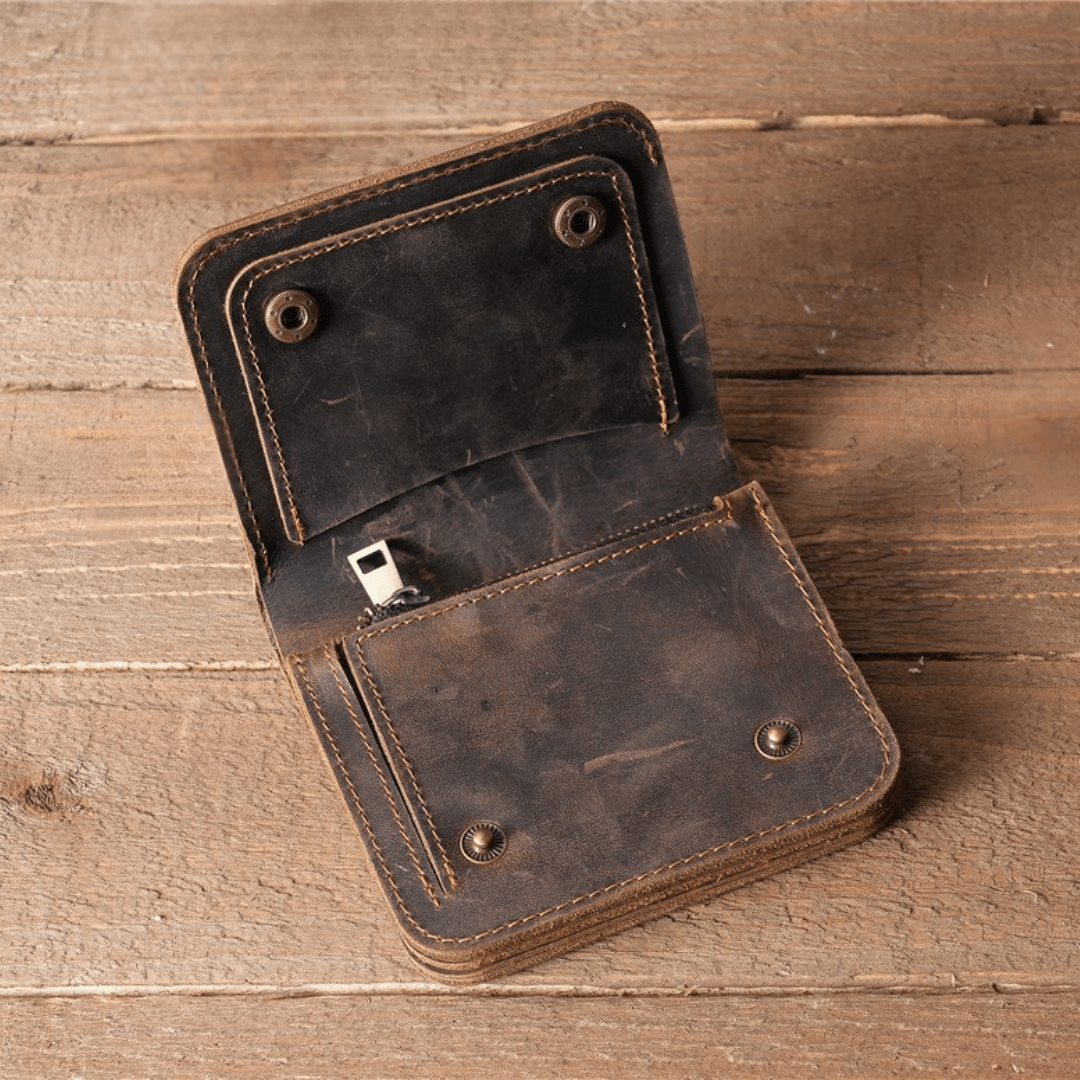 The Stonehide Raw Leather Snap - Greyson Vale